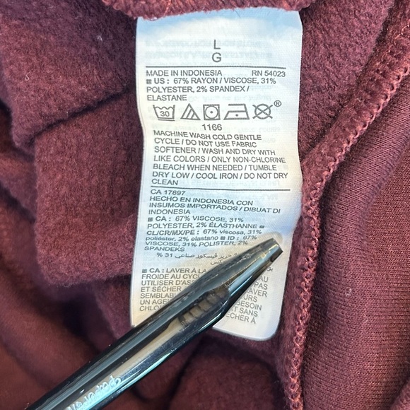 Bundle of 2 Old Navy Active Cropped Sweatshirts, Size Large, Tan, Burgundy - Picture 8 of 15